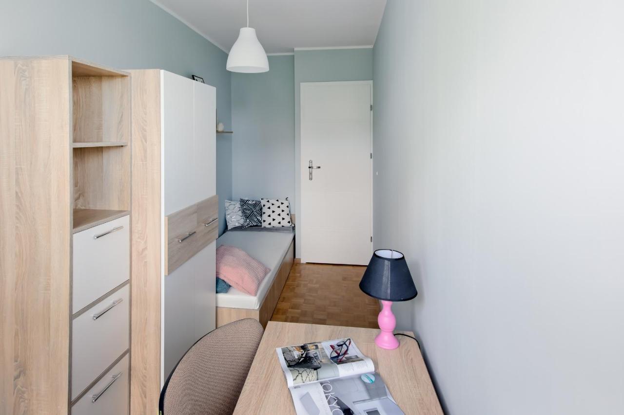 Krzywon 8 Rooms Варшава Экстерьер фото