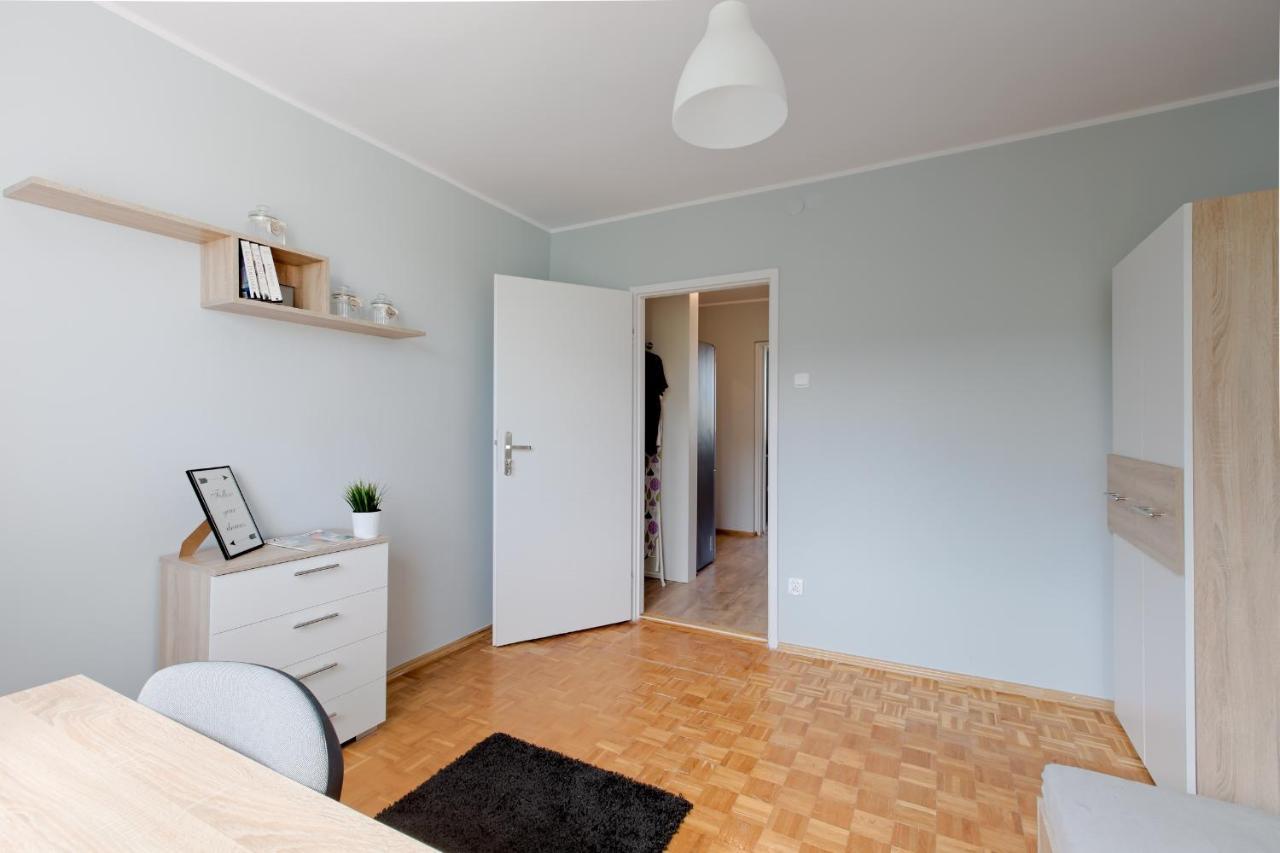 Krzywon 8 Rooms Варшава Экстерьер фото