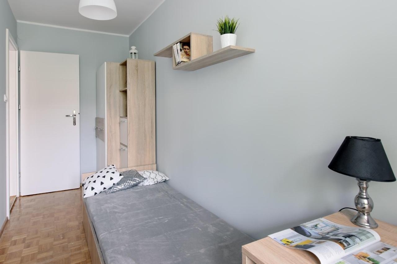 Krzywon 8 Rooms Варшава Экстерьер фото